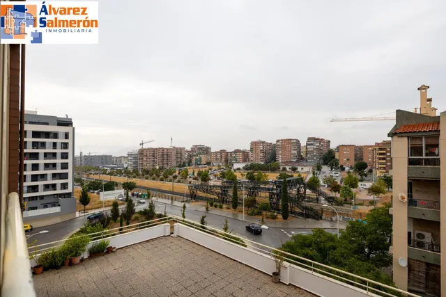 Piso de dos dormitorios en Sanders, en urbanización privada con piscina, pistas de padel, plaza de garaje y trastero — 30