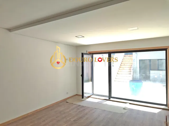 Pareado 3 habitaciones 213m² en venta - Mafamude e Vilar do  - foto 2