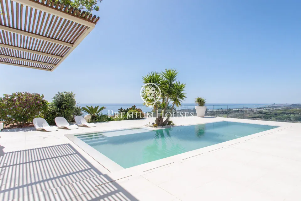 Casa en venta en Sant Vicenç de Montalt con espectaculares vistas al mar