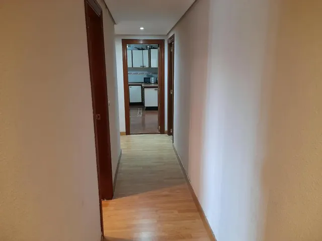 Pisazo de esquina en pleno centro — 28