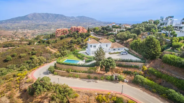 Impresionante villa totalmente amueblada y recientemente reformada — 34