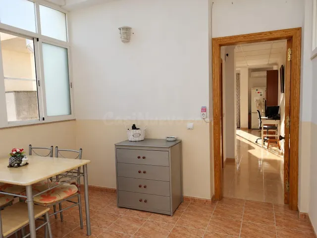 ÁTICO DE 2 DORMITORIOS CON GRAN TERRAZA DE 25 m2 Y PARKING E - foto 3