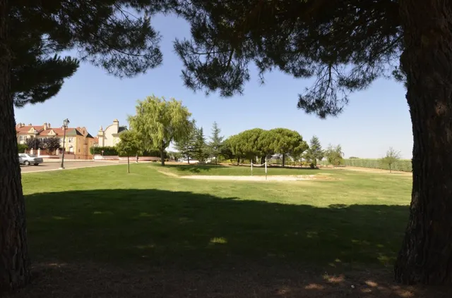 Urbis te ofrece un terreno Urbano en venta en Carrascal de Barregas zona URB. PEÑASOLANA, Salamanca. — 29