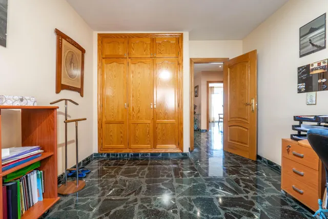 Magnífica casa unifamiliar de 4 dormitorios grandes en Otura — 40