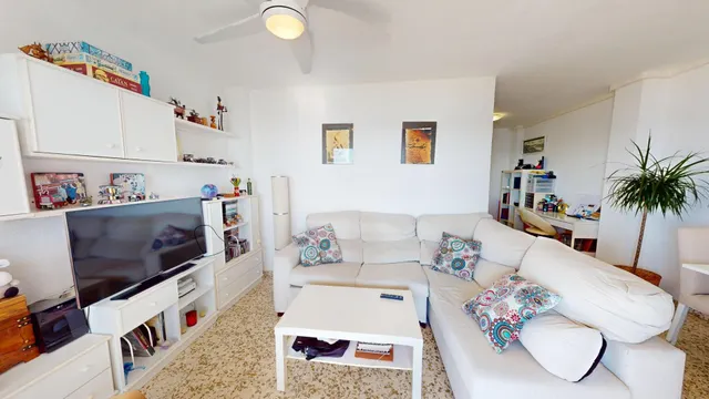 ¡Oportunidad única en el Paseo Marítimo, un dormitorio, terraza, parking, magníficas vistas al mar! — 15