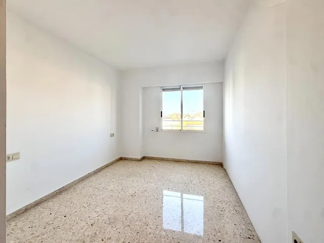 Piso de 1 habitación en venta en Avda. Ausias March — 11