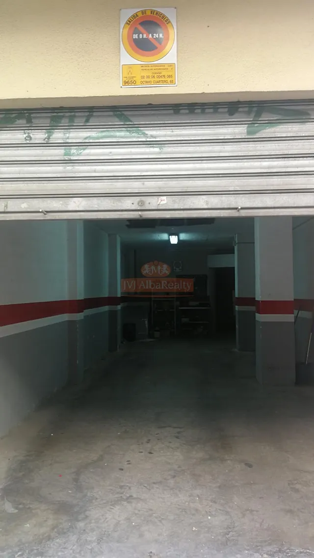 OPORTUNIDAD! SE VENDE LOCAL-GARAJE CON VADO EN LA CALLE OCTAVIO CUARTERO — 6