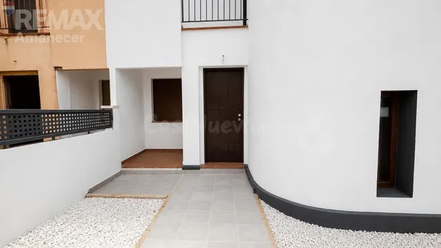CHALET PAREADO A ESTRENAR — 4