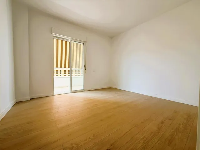 Piso de tres dormitorios reformado — 8