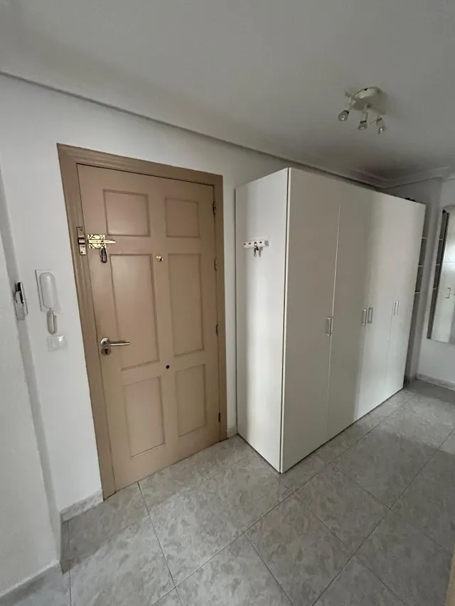 Apartamento con terraza, Alicante, Torrevieja. 2 habitaciones, 63 m2, 650 metros al mar — 17