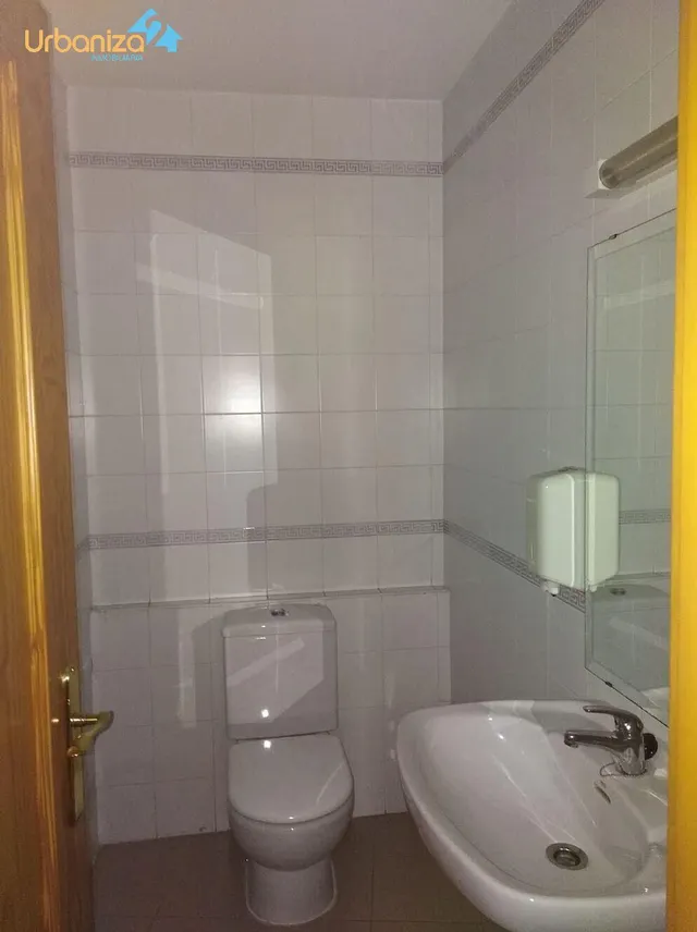 Oportunidad de Inversión: Local Comercial en Badajoz — 9