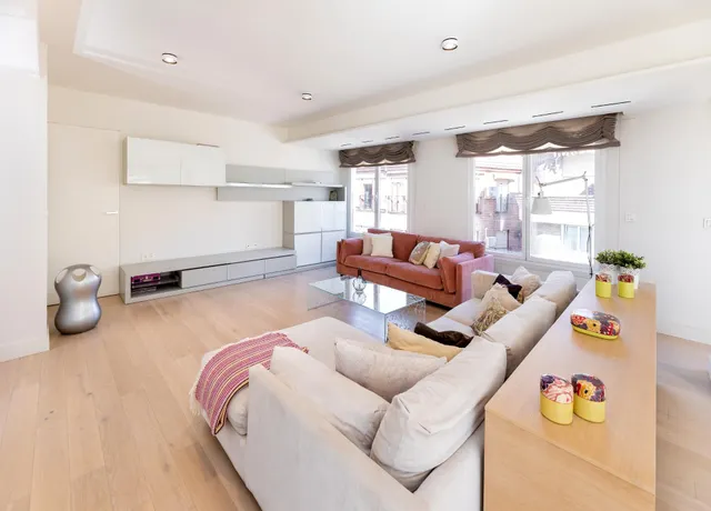 Exclusiva vivienda con vistas al Palacio de los Patos, junto Recogidas, 4 dormitorios 3 baños — 10