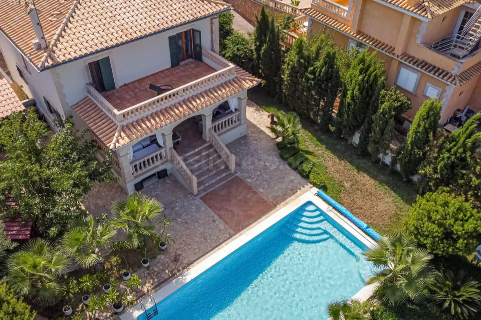 CHALET EN SANTA PONÇA CON PISCINA
