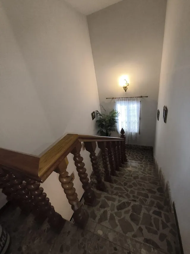 Amplia Casa en Noblejas - Oportunidad Única por €180,000 — 41