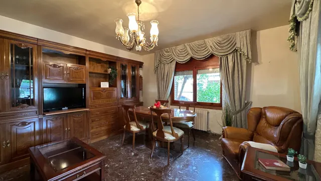 Casa independiente en la almunia de doña — 28