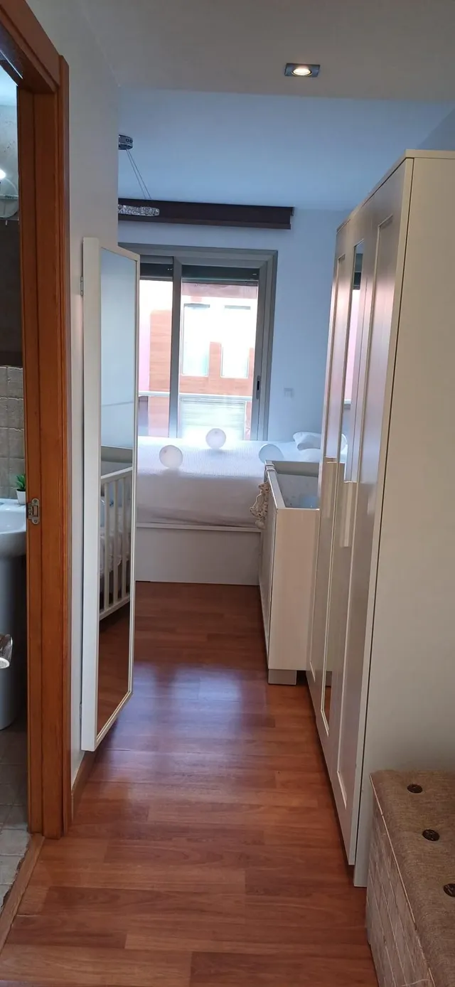 PISO DE 2 habitaciones Y 2 BAÑOS CON PARKING EN SON SERRA-LA VILETA. — 6
