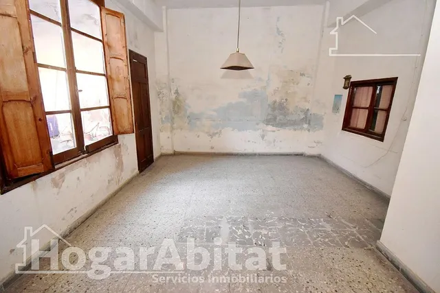 ¡Hazla a tu gusto! Casa amplia y luminosa de tres alturas para reformar, cerca del ayuntamiento — 27