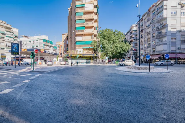 ¡Oportunidad Única en el Corazón del Zaidín! ✨ — 25