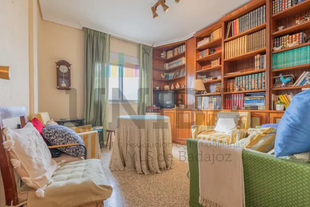 Vivir frente al guadiana, con vistas al parque y a la alcazaba de Badajoz — 24
