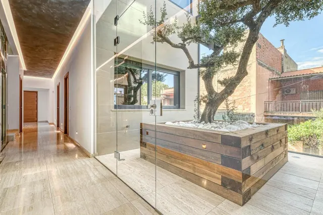 Casa domotizada con piscina en Figueres - foto 3