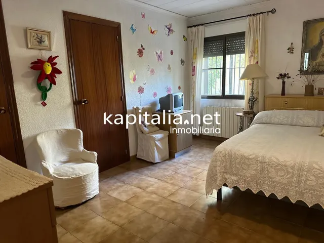 Amplia casa a la venta en Font de la Figuera (Valencia) — 33