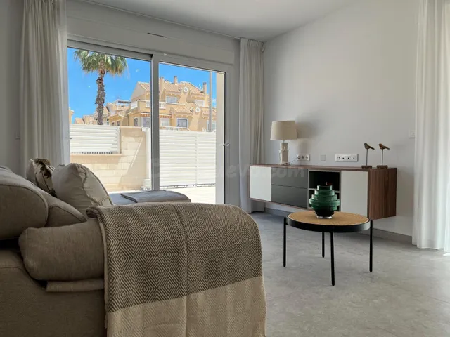 ¡a la venta! espectacular apartamento de obra nueva con jardín privado en Torrevieja** — 3