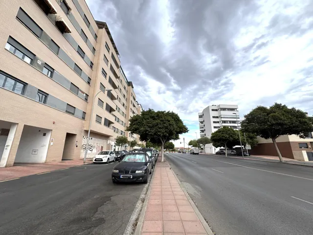 Piso muy luminoso en venta en zona Alcampo — 29