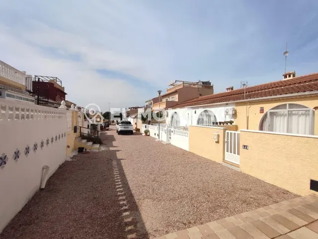 Fantástico adosado con solárium privado en la tranquila urbanización de El Chaparral, La Siesta, junto a Torrevieja, Costa Blanca — 23