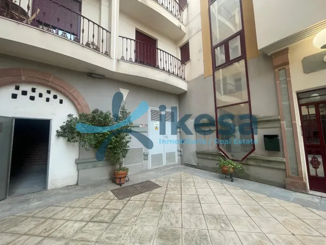 Venta de Local Comercial en Torredonjimeno, Jáne. — 11