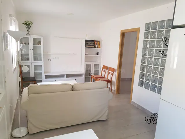 SE ALQUILA APARTAMENTO SUPER COQUETO CON PATIO
