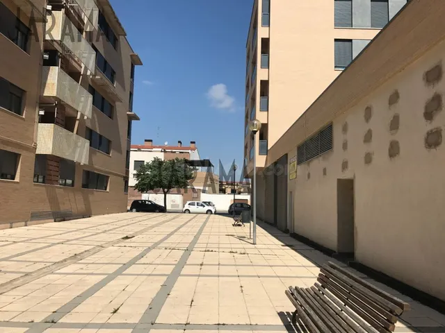 Local comercial en venta en zona Instituto - foto 2