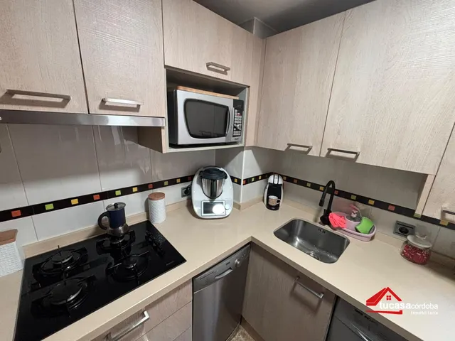 Piso de 2 habitaciones dobles con terraza y ascensor en fátima — 7