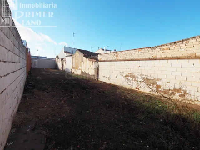 Se vende solar en la zona centro de Tomelloso junto a calle 