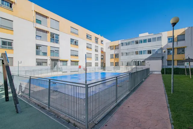 Piso urbanización giner de los ríos — 34