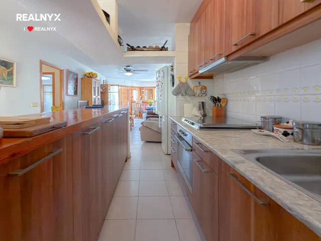 La Veleta! Acogedor apartamento exterior , con amplia terraza y vistas laterales al mar ubicación en urbanización exclusiva con piscina a 150 metros del mar — 16
