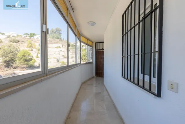 ¡exclusivo apartamento en primera linea de playa con reforma integral de alta gama! — 31