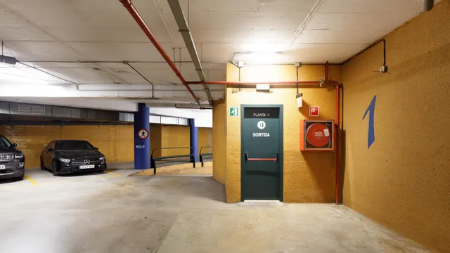 Parking 12m² en alquiler - Zona Franca — 26