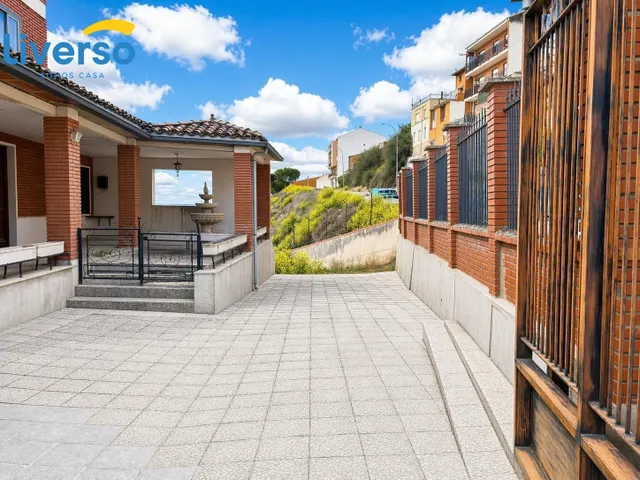 IMPRESIONANTE CASA EN VENTA EN ROA DE DUERO - foto 2