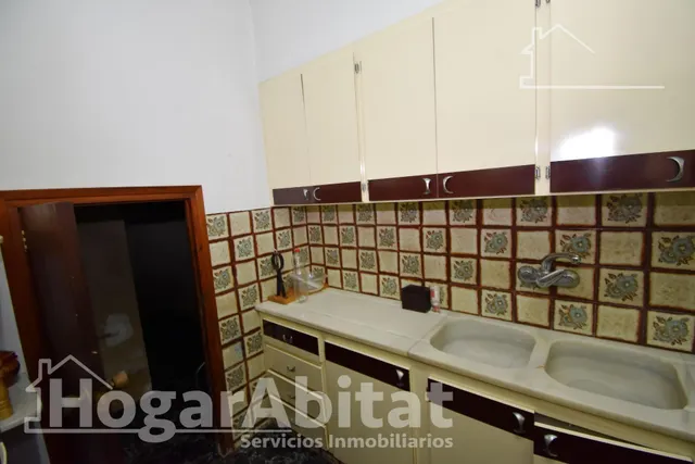 MAGNÍFICA CASA CON DOS VIVIENDAS INDEPENDIENTES Y TERRAZA, CERCA DEL CENTRO — 11