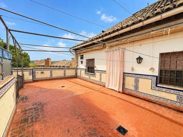 Amplio Piso en el Casco Histórico con Terraza y Garaje — 2