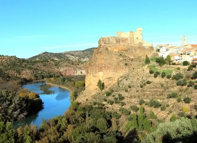 3 Viviendas, Centro y Vistas. ¡El potencial que buscas!