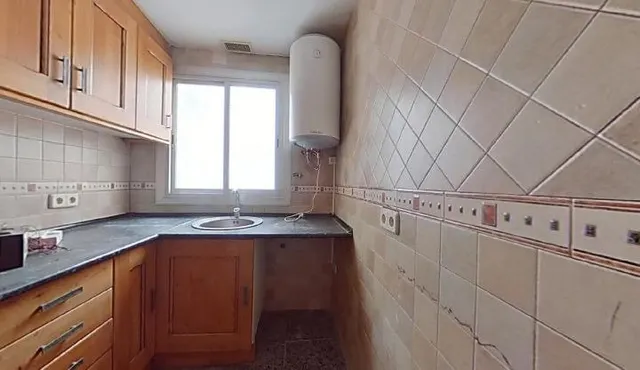 ¡¡solo inversores!!! piso con balcón junto biblioteca central de cornella — 8