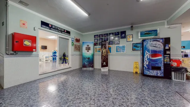 Gran local comercial de 1295m2 en Benalmadena — 21