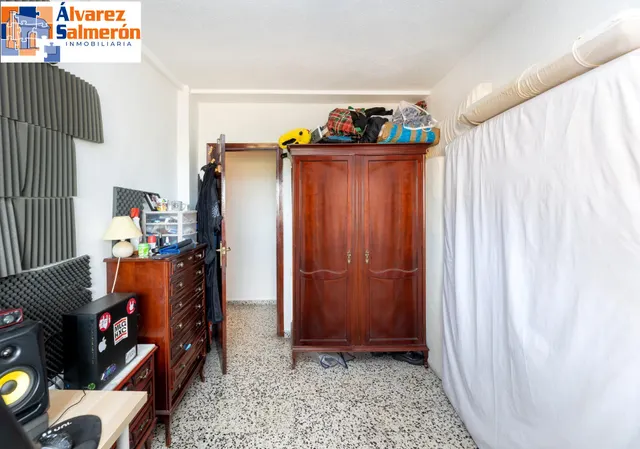 En Venta Piso de 4 dormitorios con ascensor, ideal para reformar a tu gusto. — 9