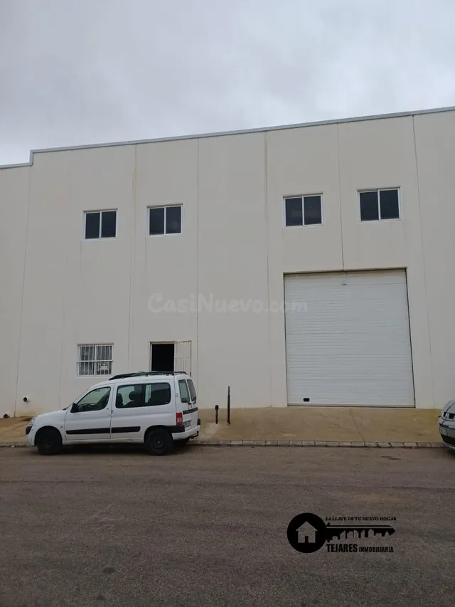 INMOBILIARIA TEJARES VENDE NAVE INDUSTRIAL EN LOS MOLINOS, C