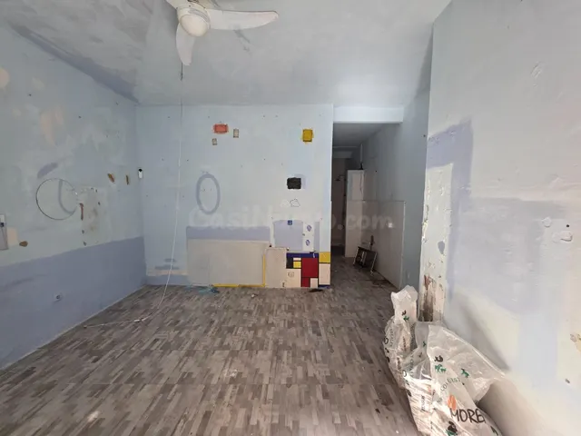 LOCAL COMERCIAL CON GRAN FACHADA Y MÚLTIPLES POSIBILIDADES E - foto 4