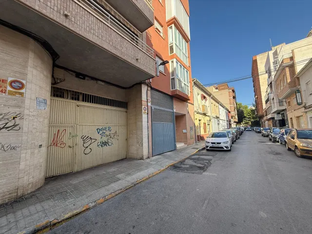Plaza de garaje entre Plaza Castelar y Gran Avenida — 4