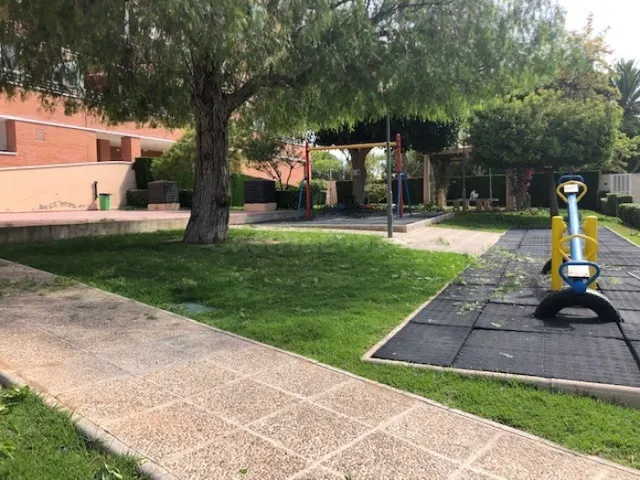 PLAZA DE GARAJE CON TRASTERO DE UNOS 10 metros - foto 3