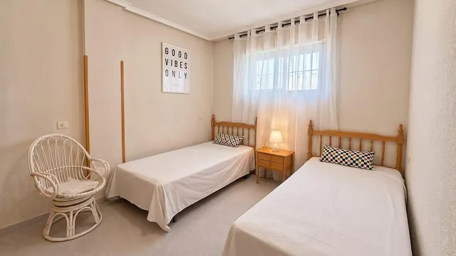Apartamento de 1 dormitorio en Torrevieja, zona la siesta — 9