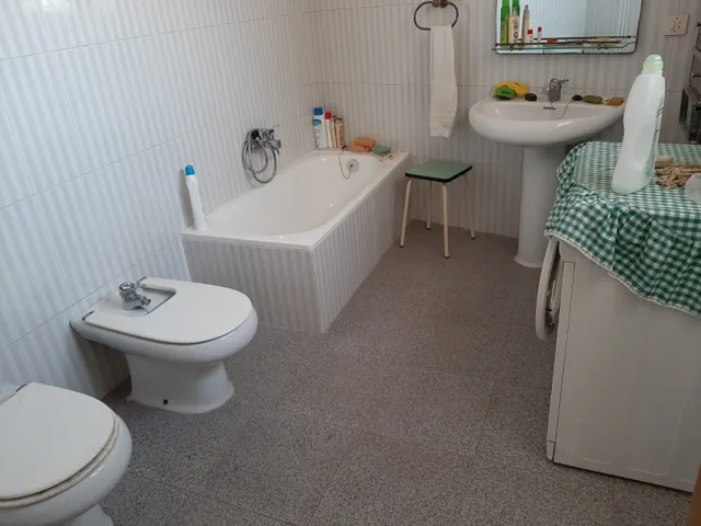 Casa de pueblo de 637 m2  - 13 habitaciones - posibilidad de pequeña pensión — 16